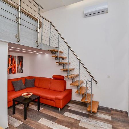 Heart Apartment With Free Private Parking Budapest Bagian luar foto