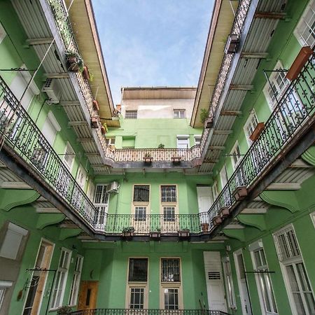 Heart Apartment With Free Private Parking Budapest Bagian luar foto