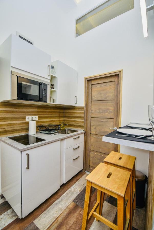 Heart Apartment With Free Private Parking Budapest Bagian luar foto