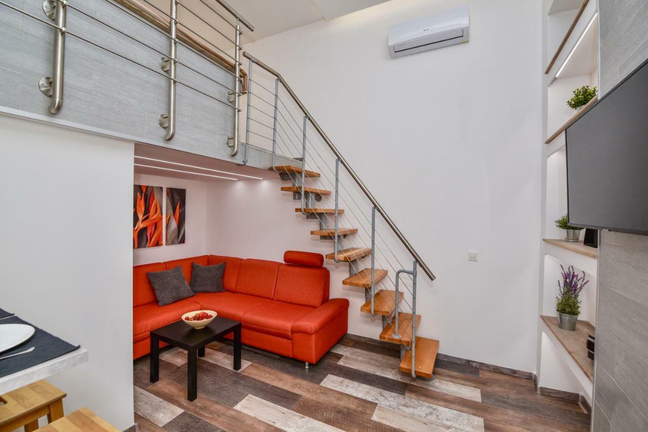 Heart Apartment With Free Private Parking Budapest Bagian luar foto