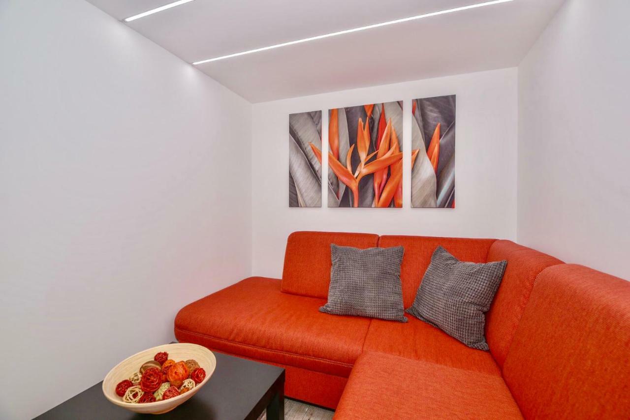 Heart Apartment With Free Private Parking Budapest Bagian luar foto