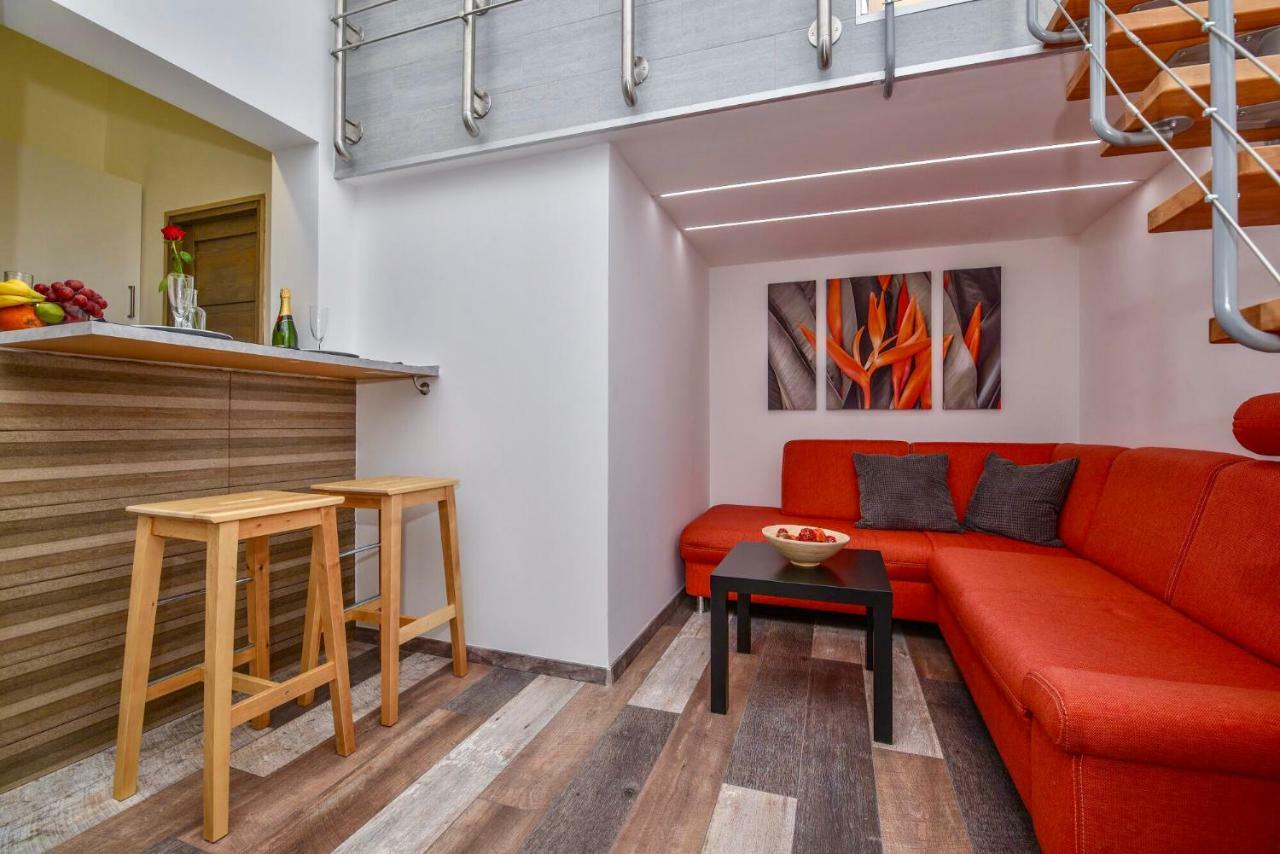 Heart Apartment With Free Private Parking Budapest Bagian luar foto